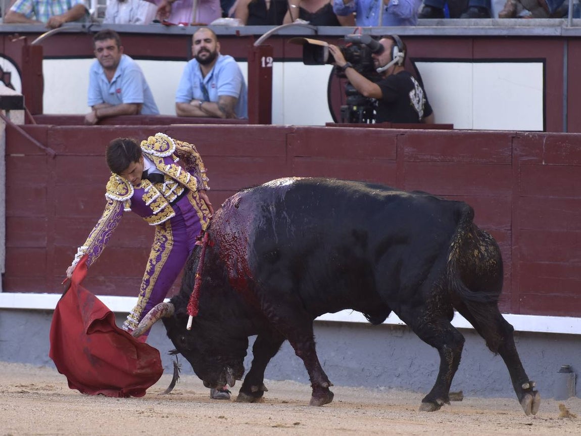 Las épicas faenas de Curro Díaz y José Garrido en la Feria de Otoño, foto a foto