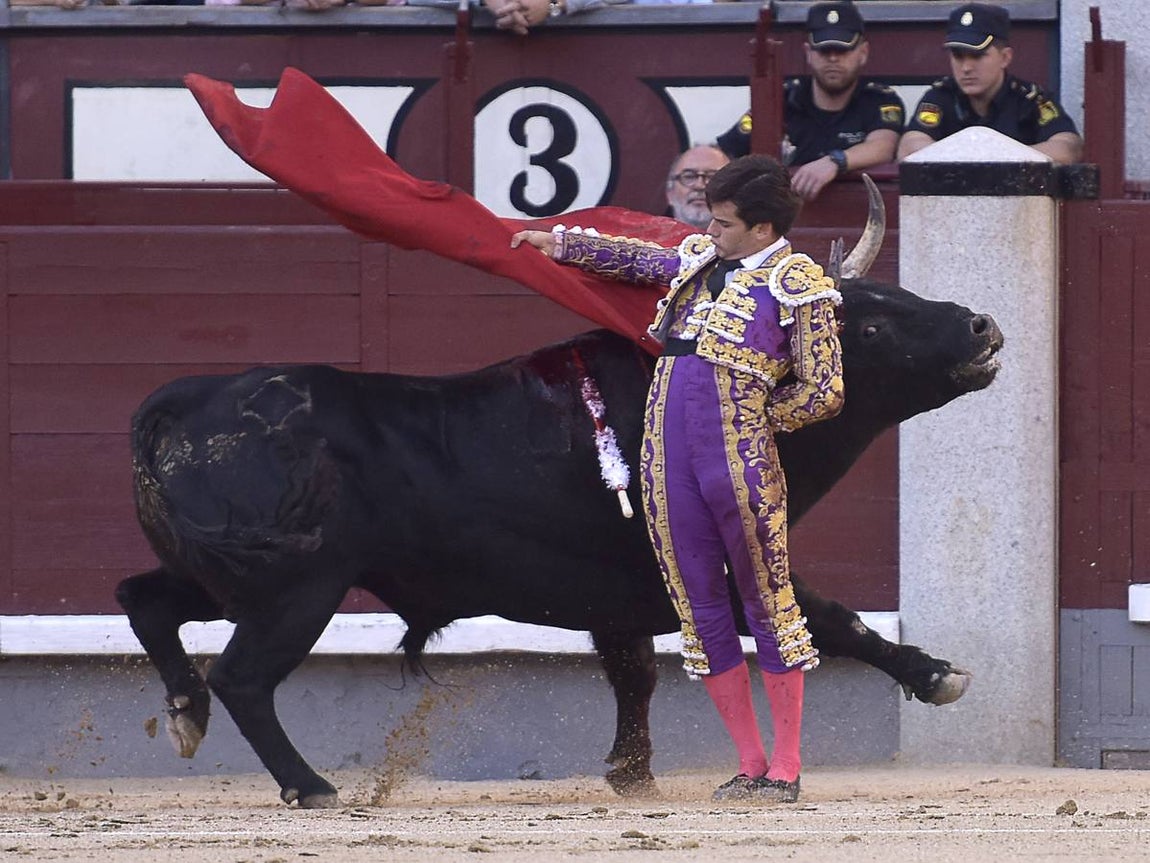 Las épicas faenas de Curro Díaz y José Garrido en la Feria de Otoño, foto a foto