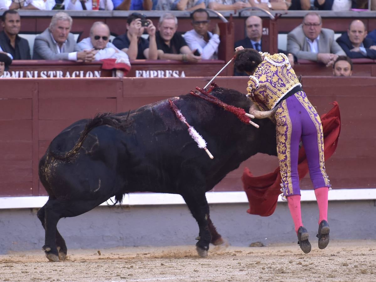 Secuencia de los espeluznantes percances de José Garrido en Las Ventas