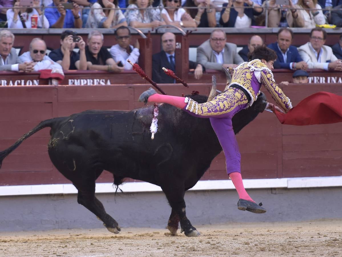 Secuencia de los espeluznantes percances de José Garrido en Las Ventas