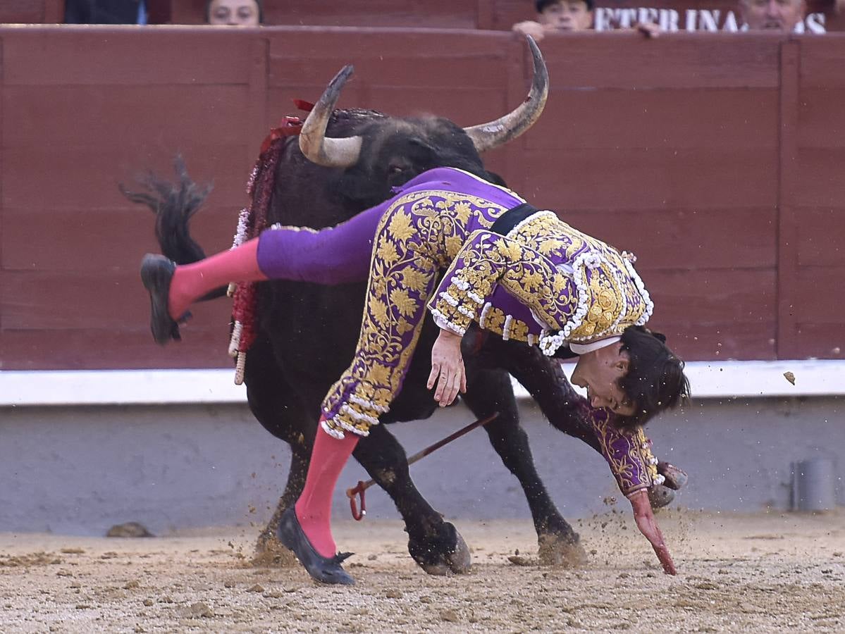 Secuencia de los espeluznantes percances de José Garrido en Las Ventas