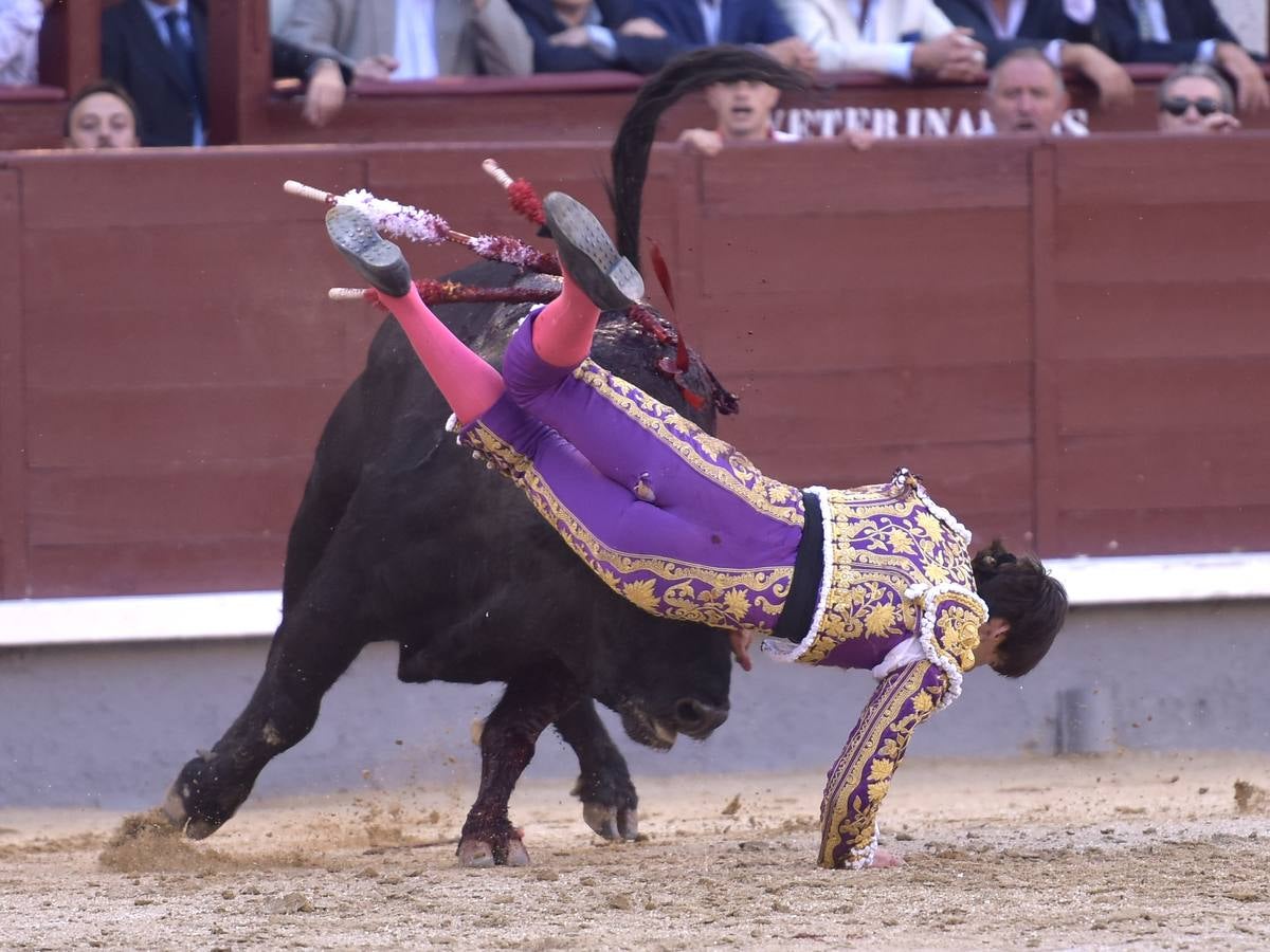 Secuencia de los espeluznantes percances de José Garrido en Las Ventas