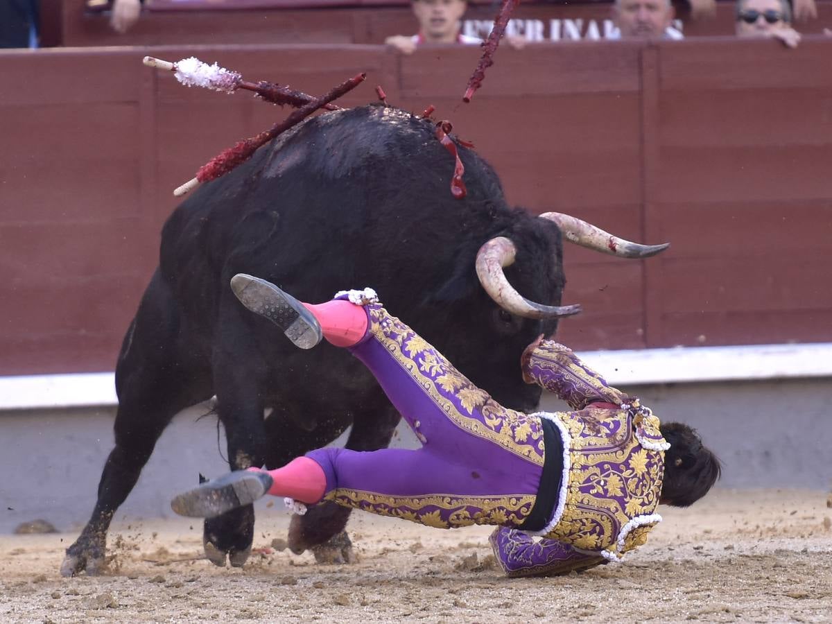 Secuencia de los espeluznantes percances de José Garrido en Las Ventas