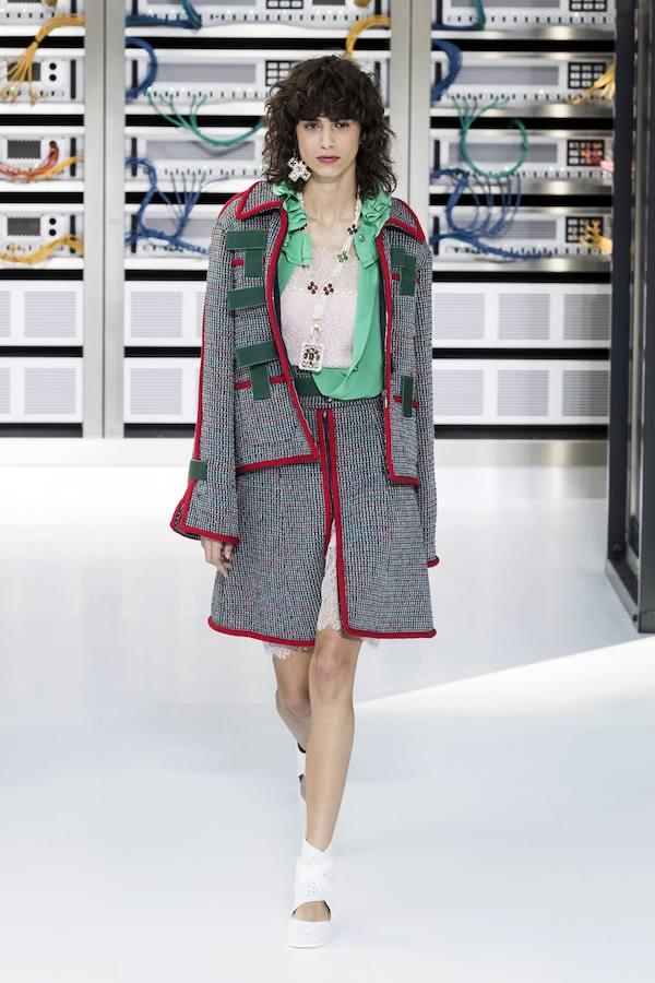 El desfile más futurista de Chanel