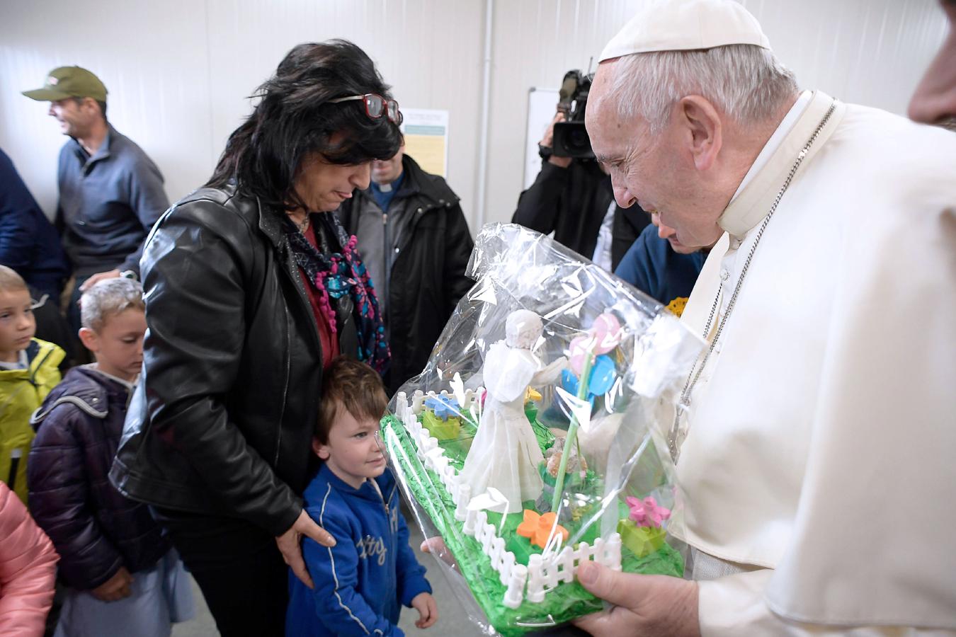 En imágenes: La visita sorpresa del Papa Francisco a Amatrice