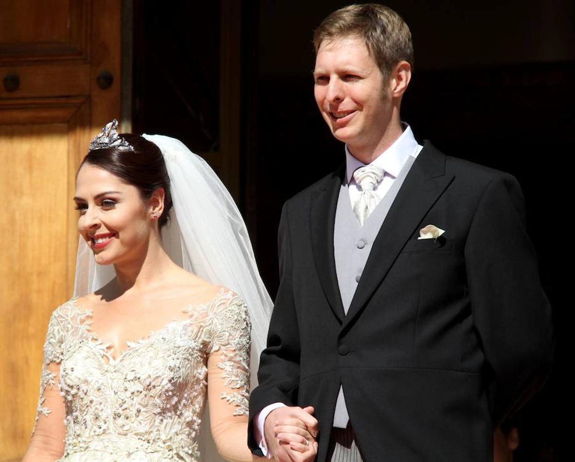 Los Príncipes Leka y Elia de Albania se dan el «sí, quiero». 