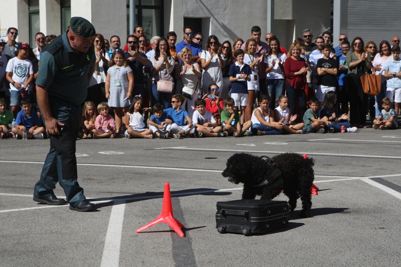 Jornada de puertas abiertas en la Guardia Civil de Cádiz