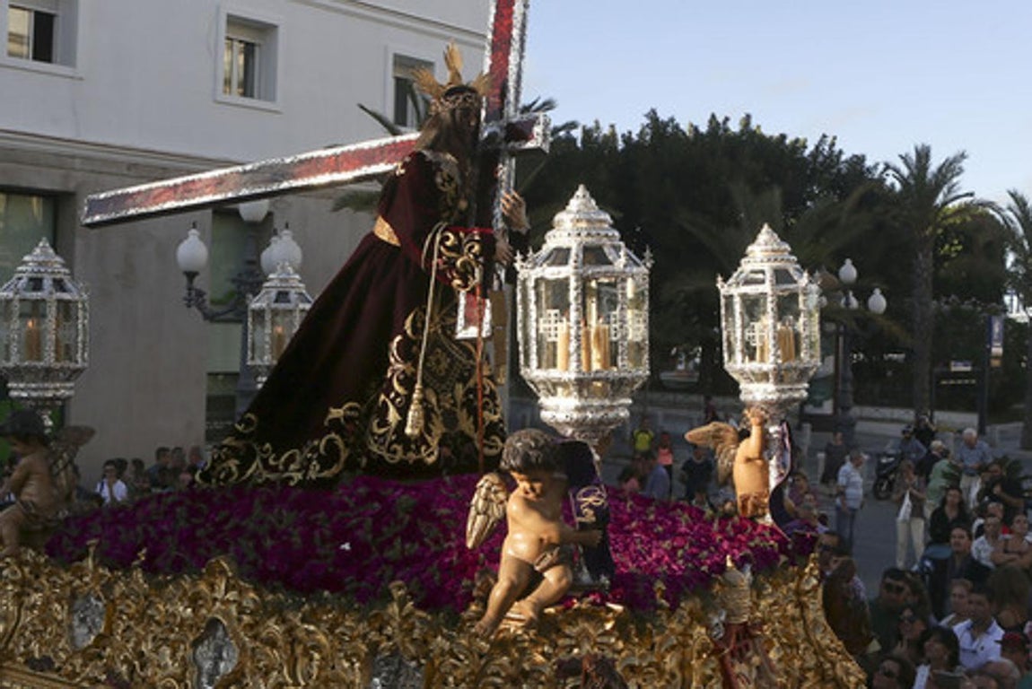 El Greñúo recorre las calles de Santa María, su barrio