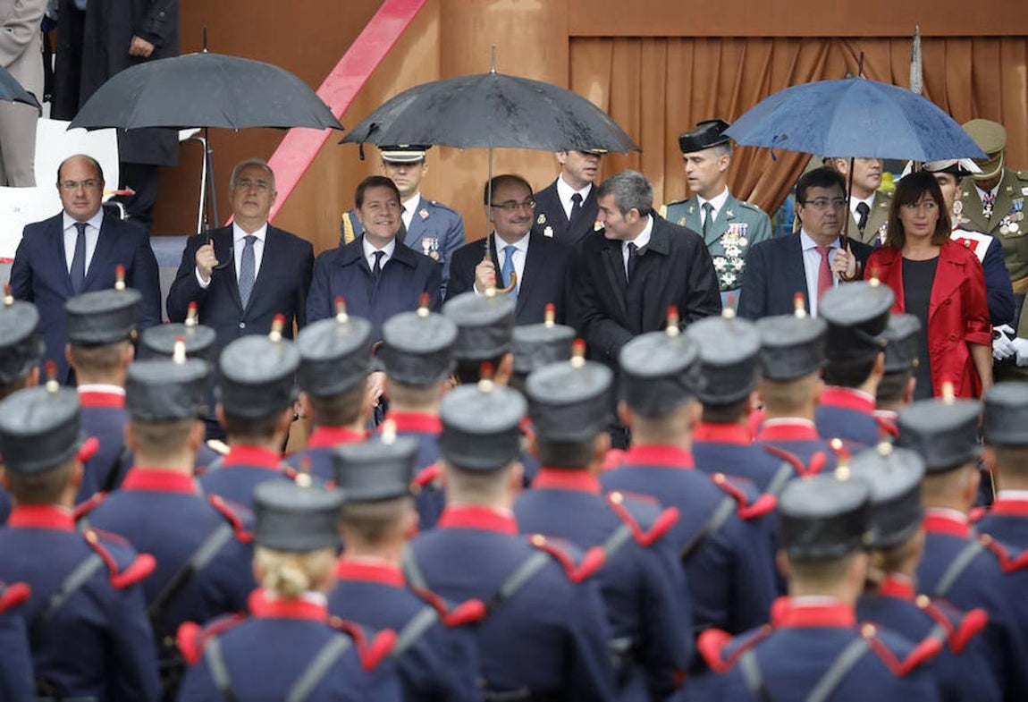 Los presidentes regionales (de izda a dcha), de Murcia, Pedro Antonio Sánchez; de La Rioja, José Ignacio Ceniceros; de Castilla-La Mancha, Emiliano García-Page; de Aragón, Javier Lambán; de Canarias, Fernando Clavijo; de Extremadura, Guillermo Fernández Vara, y de Baleares, Francina Armengol,. 