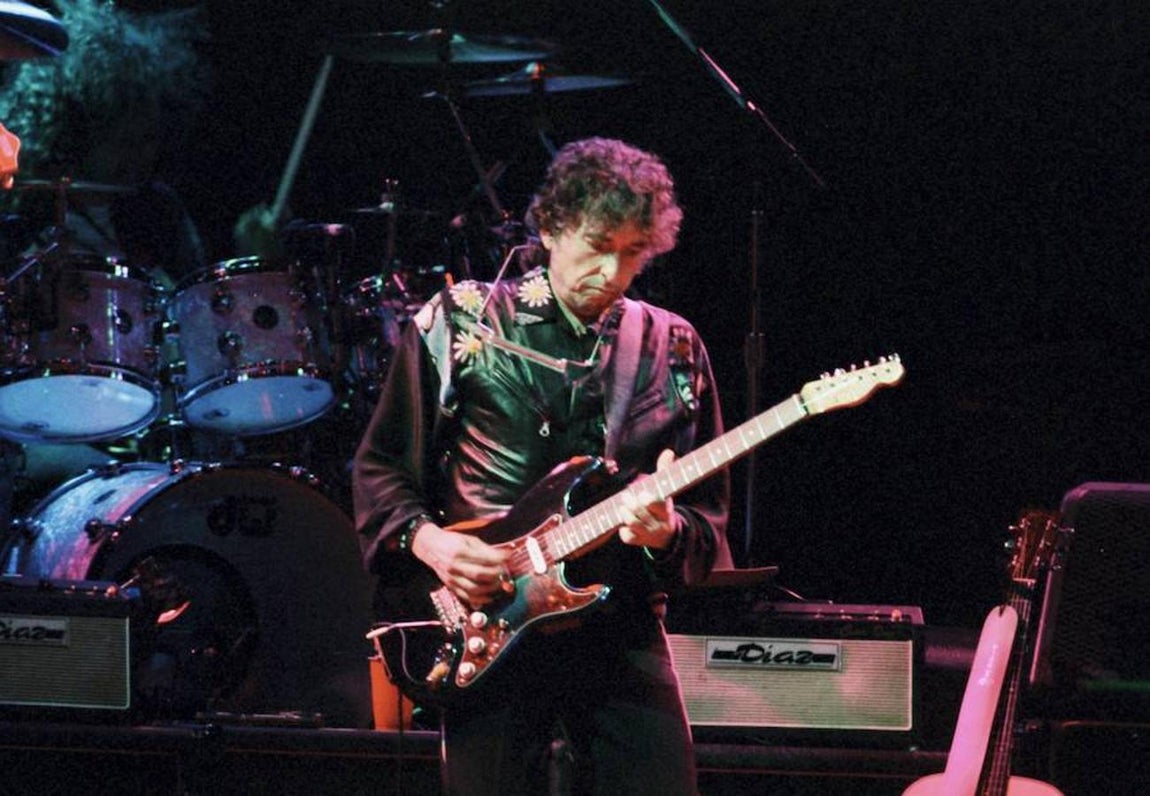 Bod Dylan durante un concierto que ofreció durante el «Gurtenfestival» en Berna, Suiza, en 1997. 