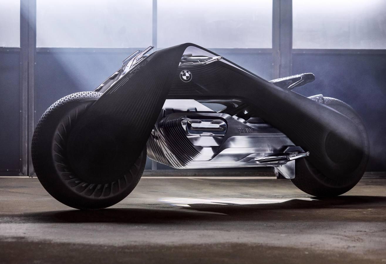 La BMW Motorrad VISION NEXT 100 personifica la idea de cómo deberían ser las motocicletas en un mundo interconectado