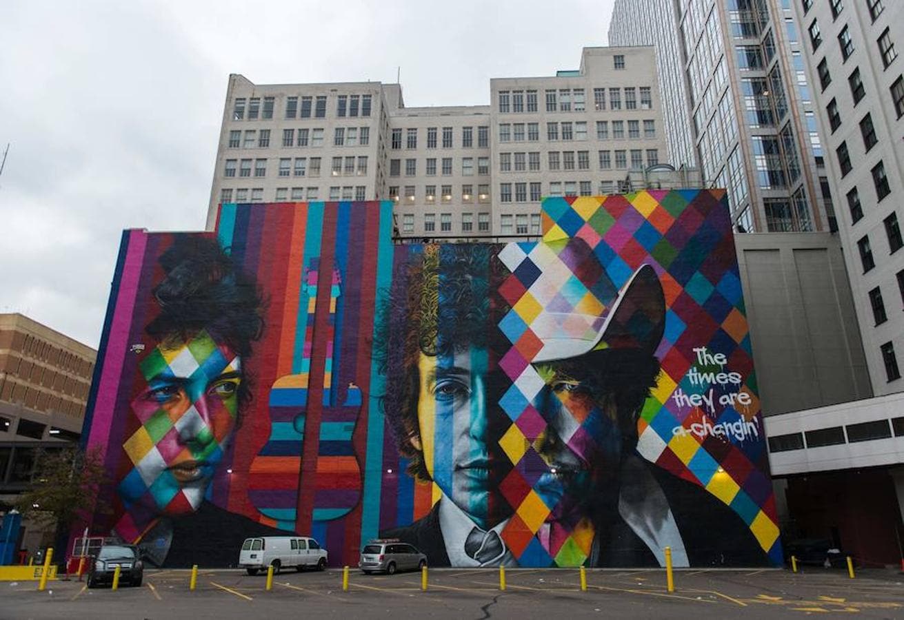 Un mural dedicado a Dylan en Minneapolis, obra del artista brasileño Eduardo Kobra