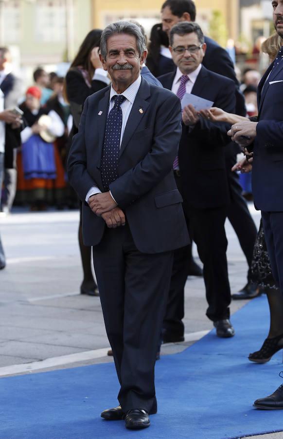 El presidente asturiano, Miguel Ángel Revilla, también acudió a la ceremonia de entrega de los premios.