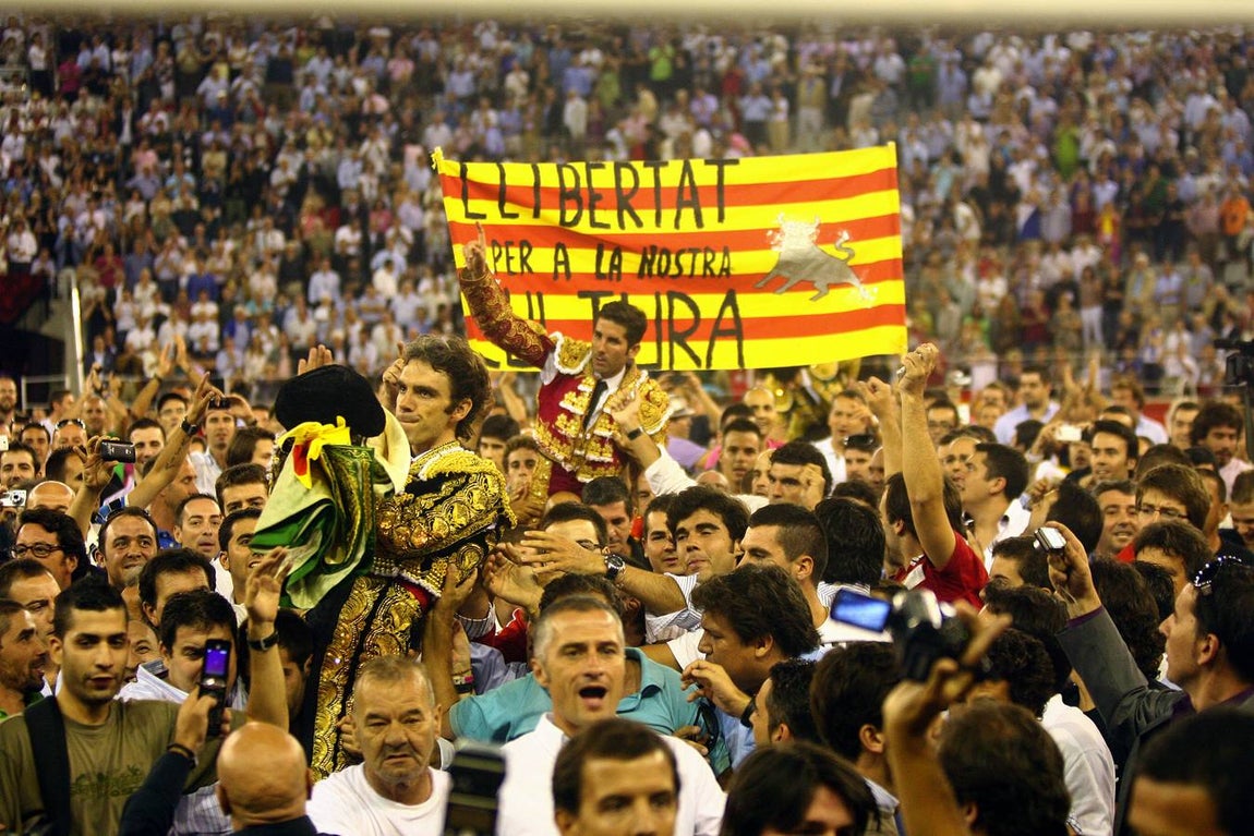 José Tomás y Serafín Marín, a hombros. 