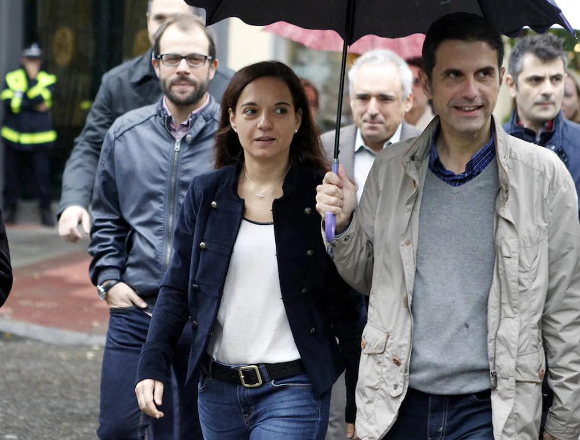 La secretaria general del PSOE-Madrid y alcaldesa de Getafe, Sara Hernández, a su entrada esta mañana a la sede del PSOE.