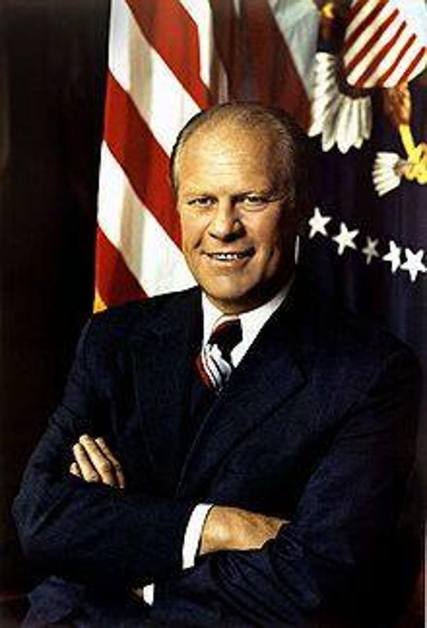 Gerald Ford. Fue el trigésimo octavo presidente de los Estados Unidos, habiendo ejercido el cargo desde el 9 de agosto de 1974 hasta el 20 de enero de 1977