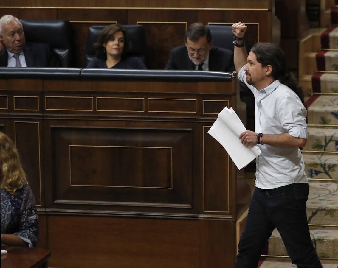 El secretario general de Podemos, Pablo Iglesias, tras su intervención.. 