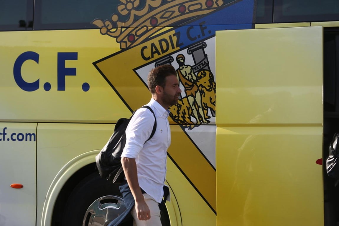 FOTOS: Salida del Cádiz CF hacia Galicia