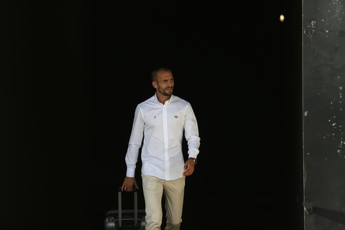 FOTOS: Salida del Cádiz CF hacia Galicia