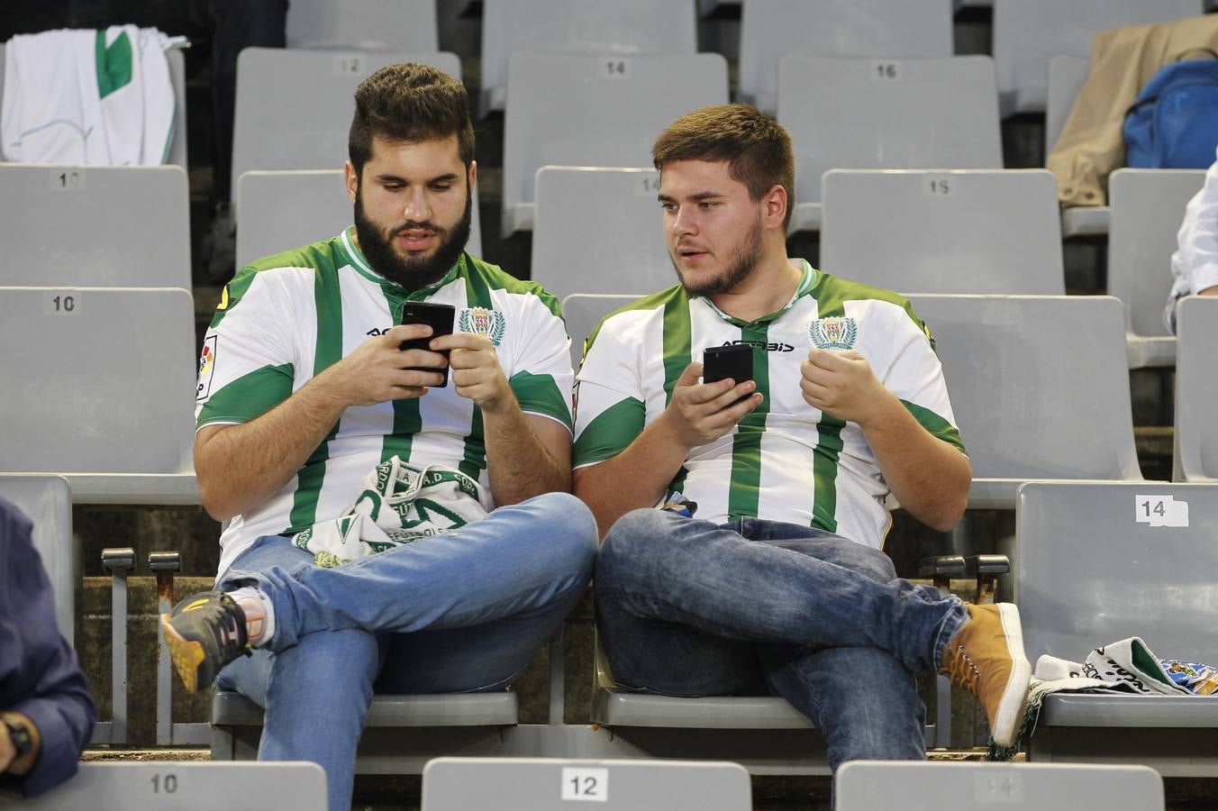 El ambiente en las gradas del Nuevo Arcángel en el Córdoba-Valladolid