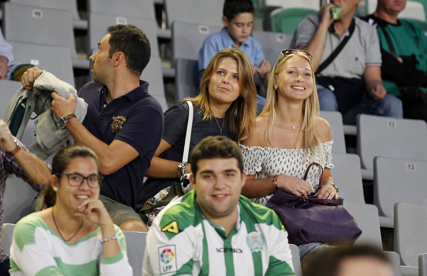 El ambiente en las gradas del Nuevo Arcángel en el Córdoba-Valladolid