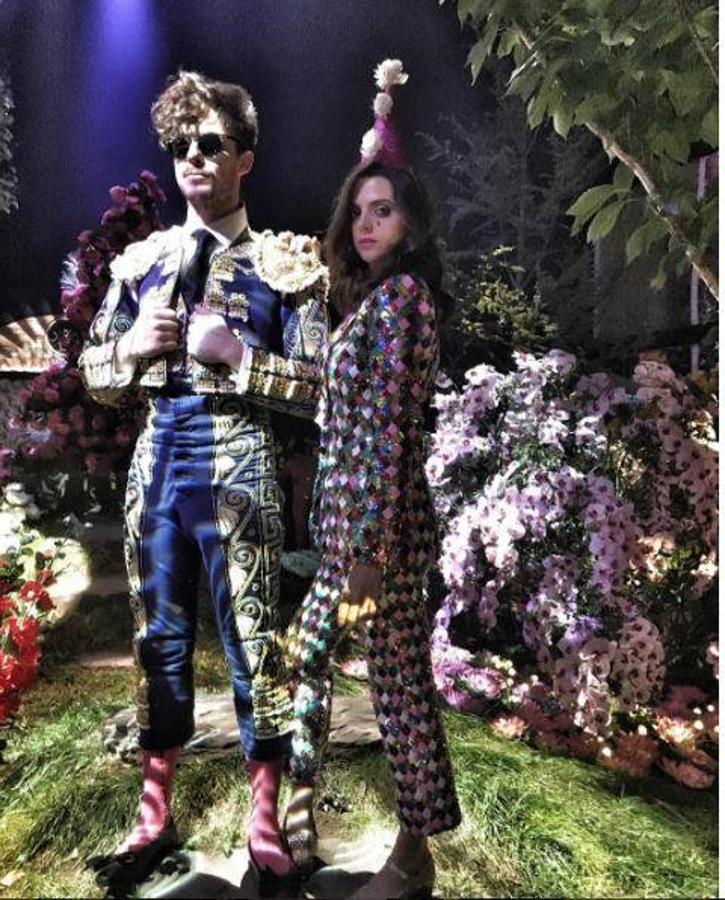 Macarena López, disfrazada de payaso, y su marido Aldo Comas, vestido de torero. 