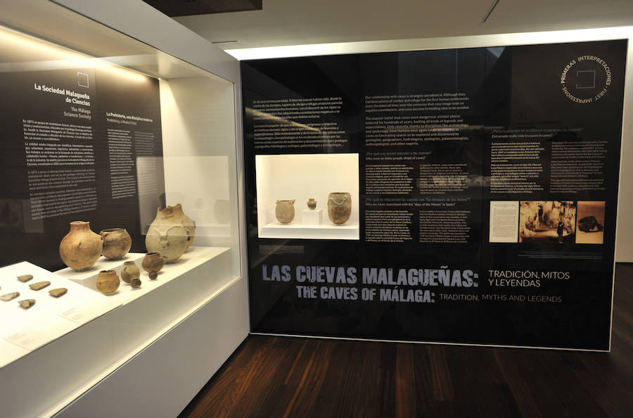 La colección arranca en el paleolítico con los restos y pinturas hallados en las cuevas