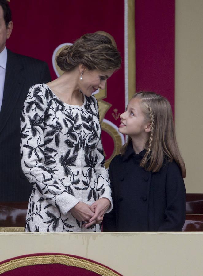 Cómplice imagen entre madre e hija en la último Día de la Hispanidad delebrado el pasado 12 de octubre. 