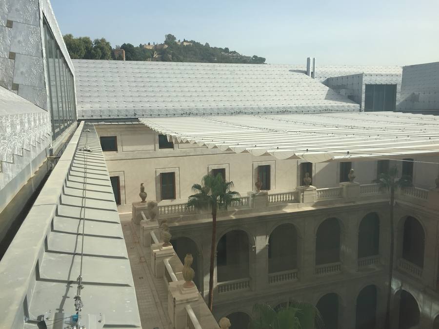 Las vistas desde el piso alto, al patio o la Alcazaba, son espectaculares