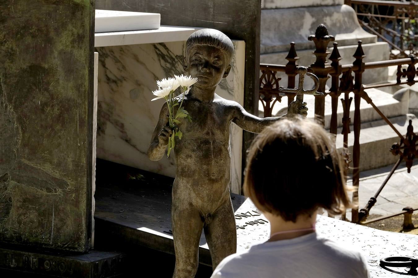 El Día de Todos los Santos todavía resiste a Halloween