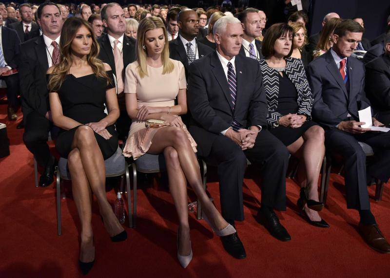 Melania Knauss (a la izquierda) nació en la ciudad de Sevnica, cerca de Radeče y comenzó su carrera en la moda a los 16 años. Su relación amorosa con Trump se inició a finales del siglo XX. 