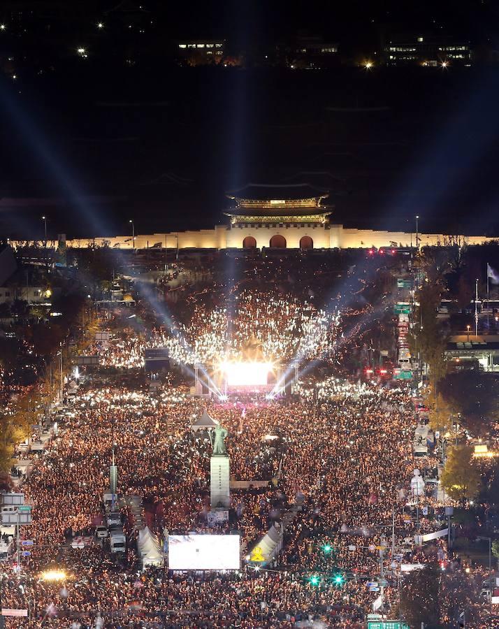 Tras dos primeras manifestaciones las pasadas semanas, finalmente los partidos de la oposición y hasta 1.500 organizaciones civiles se coordinaron para organizar la protesta masiva. 