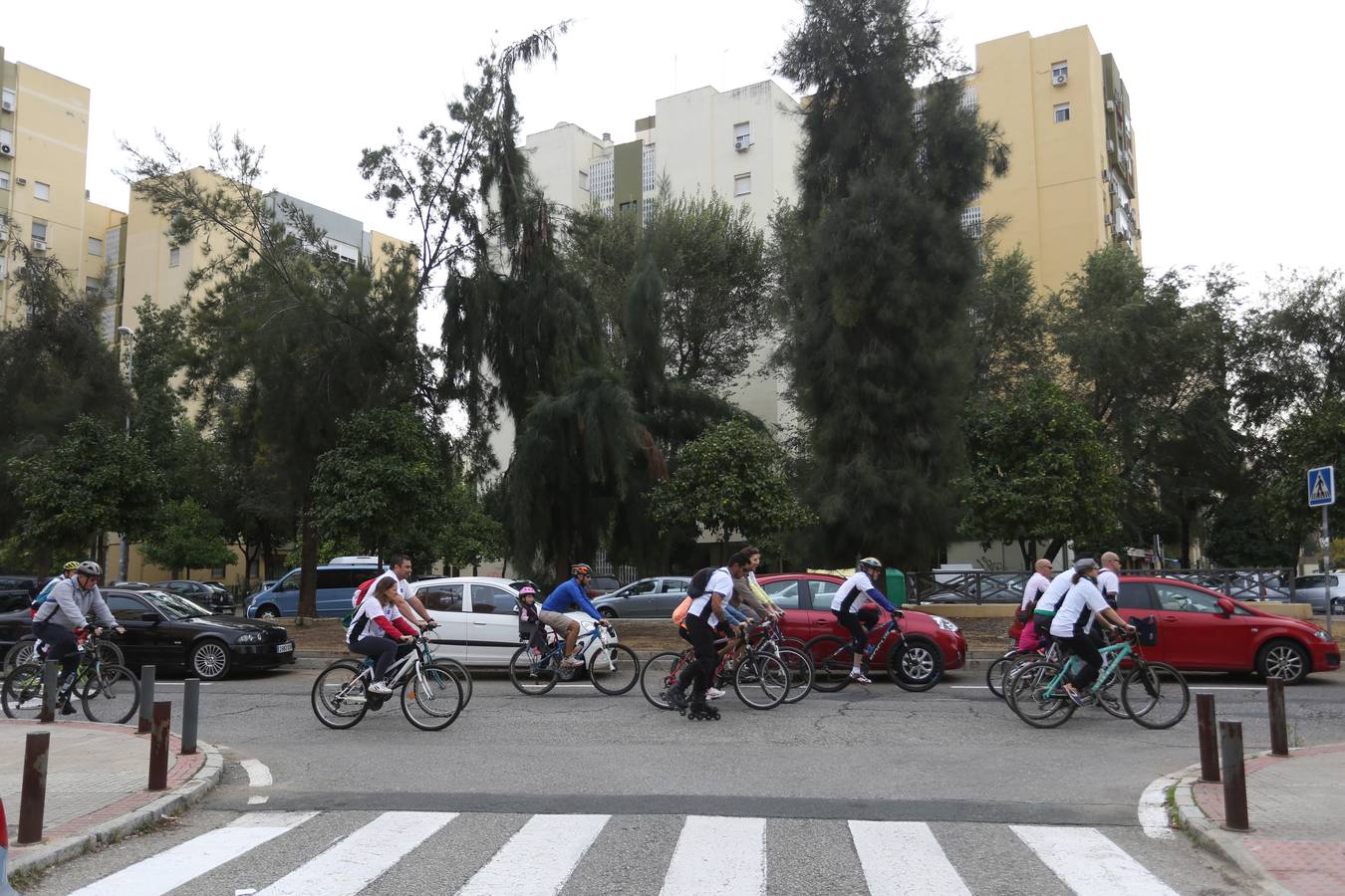 El evento «Sevilla sobre ruedas» ha estado organizado por el Ayuntamiento de Sevilla, en colaboración con la Fundación Cajasol y Bike and You