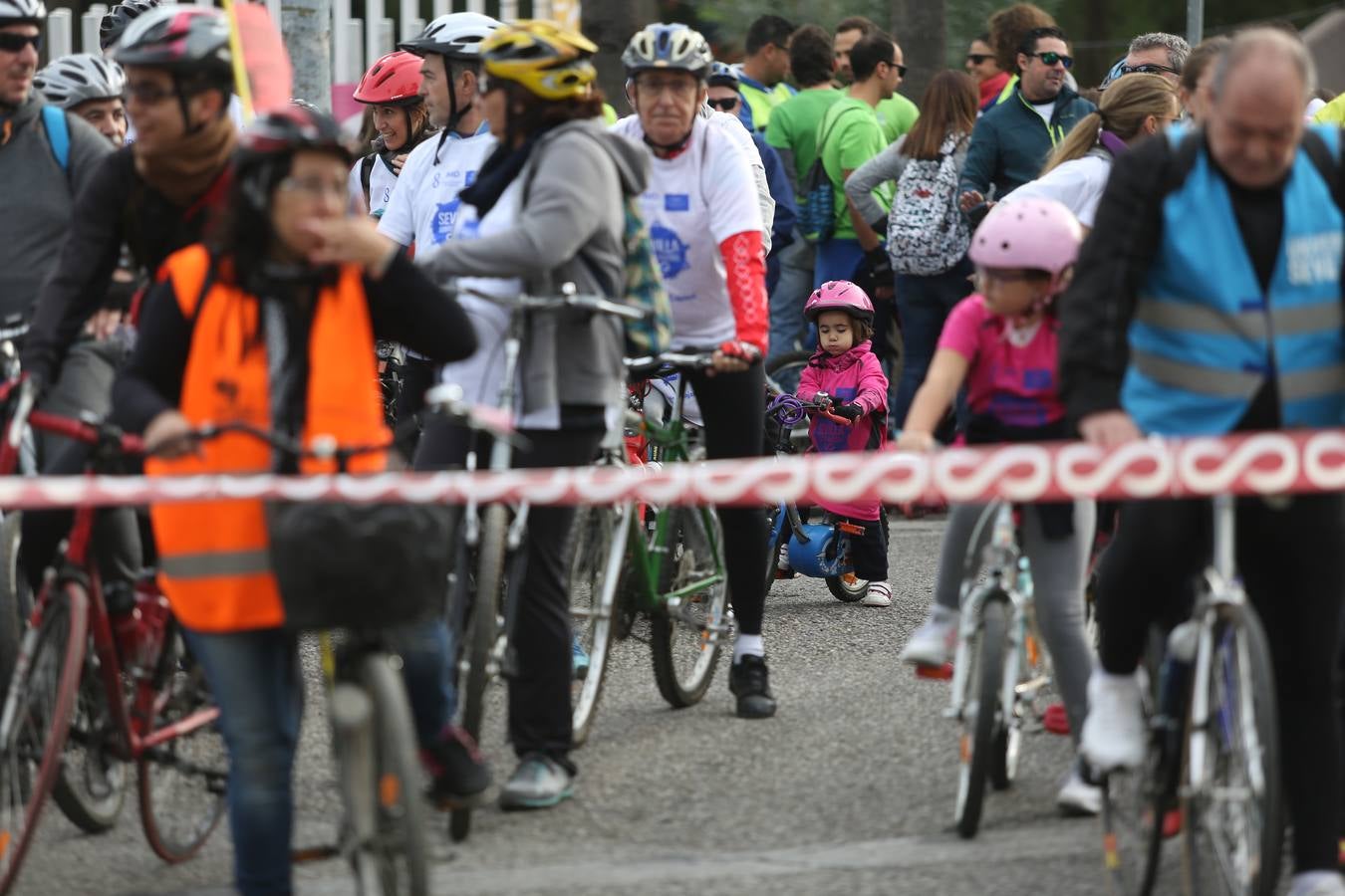 El evento «Sevilla sobre ruedas» ha estado organizado por el Ayuntamiento de Sevilla, en colaboración con la Fundación Cajasol y Bike and You