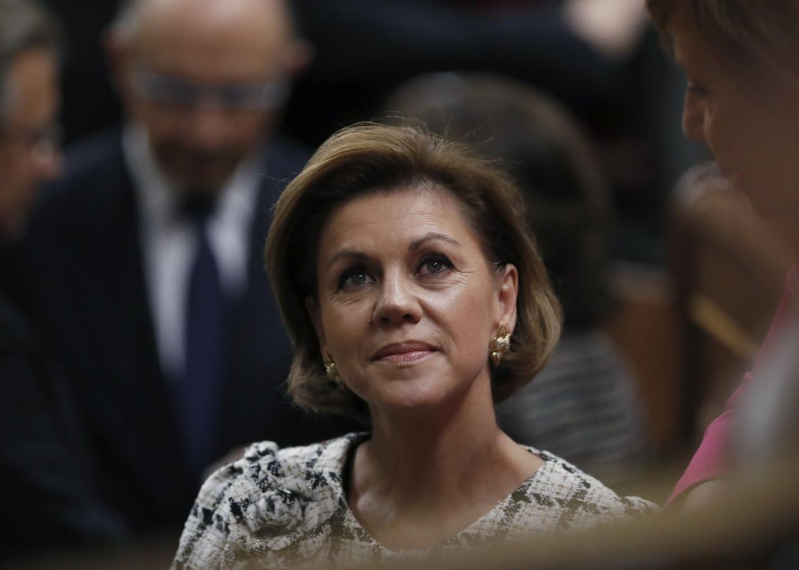 La ministra de Defensa, María Dolores de Cospedal, a su llegada al hemiciclo del Congreso de los Diputados. 