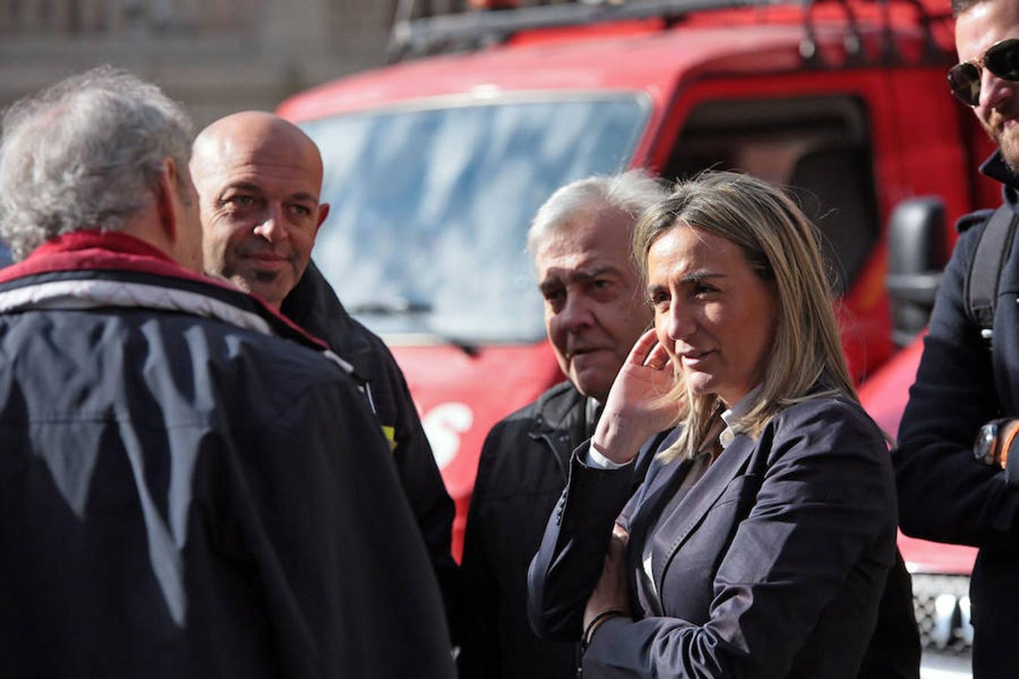 La alcaldesa, Milagros Tolón, y el concejal Juan José Pérez del Pino. concejal de Seguridad Ciudadana. 