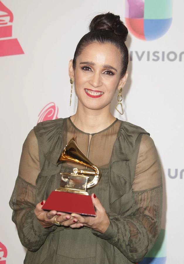 La mexicana Julieta Venegas ha sido una de las premiadas de la noche. 