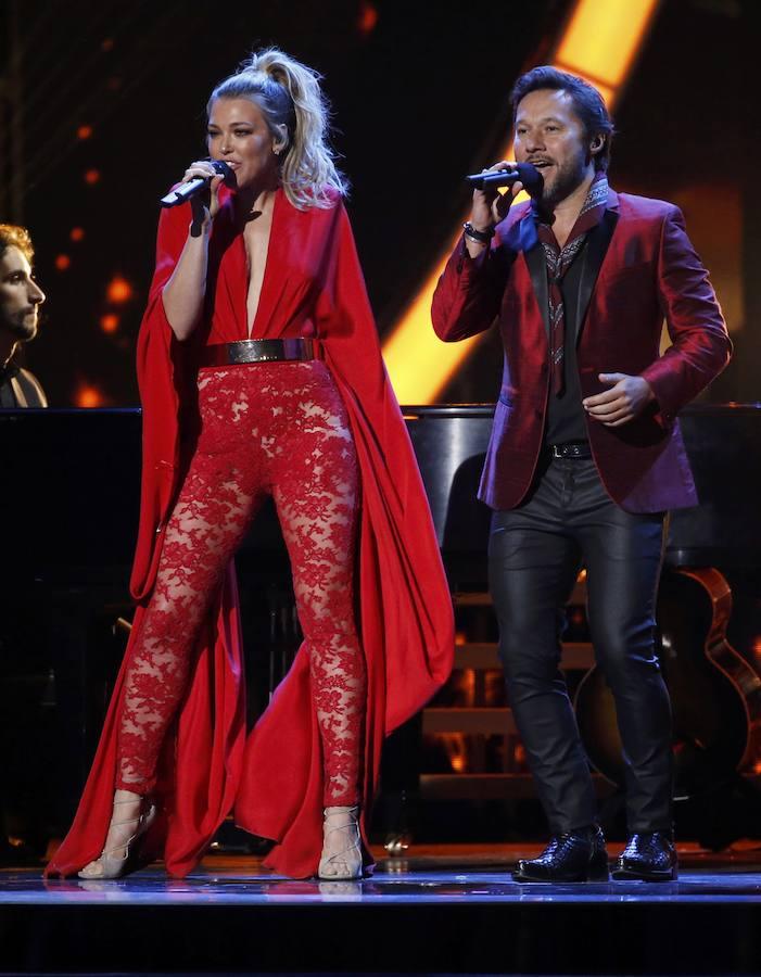 Diego Torres y Rachel Platten, en una de las actuaciones de la noche