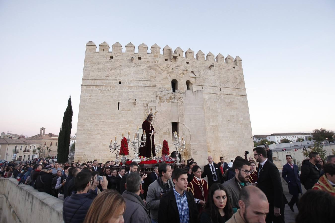 Estampas del Vía Crucis del Señor del Silencio a la Catedral de Córdoba