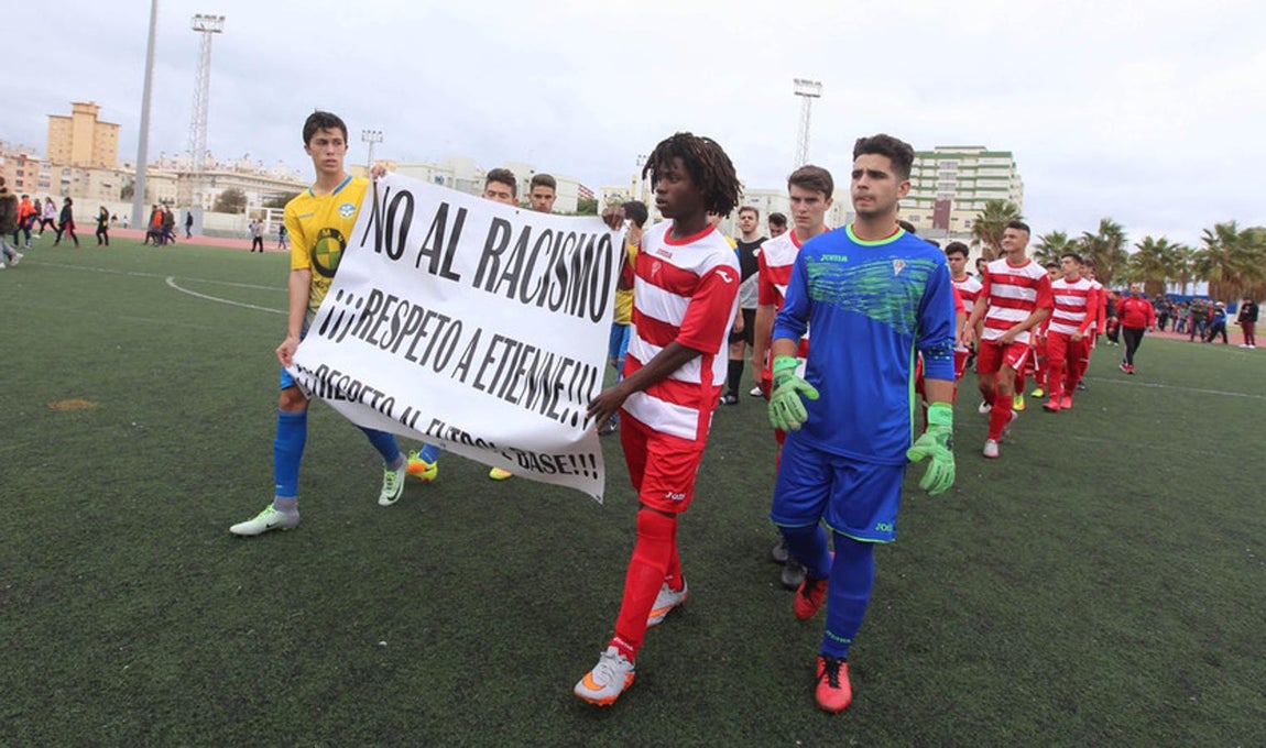 Las imágenes de la concentración de apoyo a Etienne