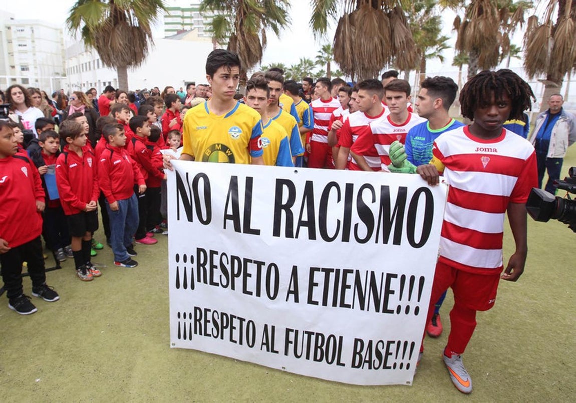 Las imágenes de la concentración de apoyo a Etienne