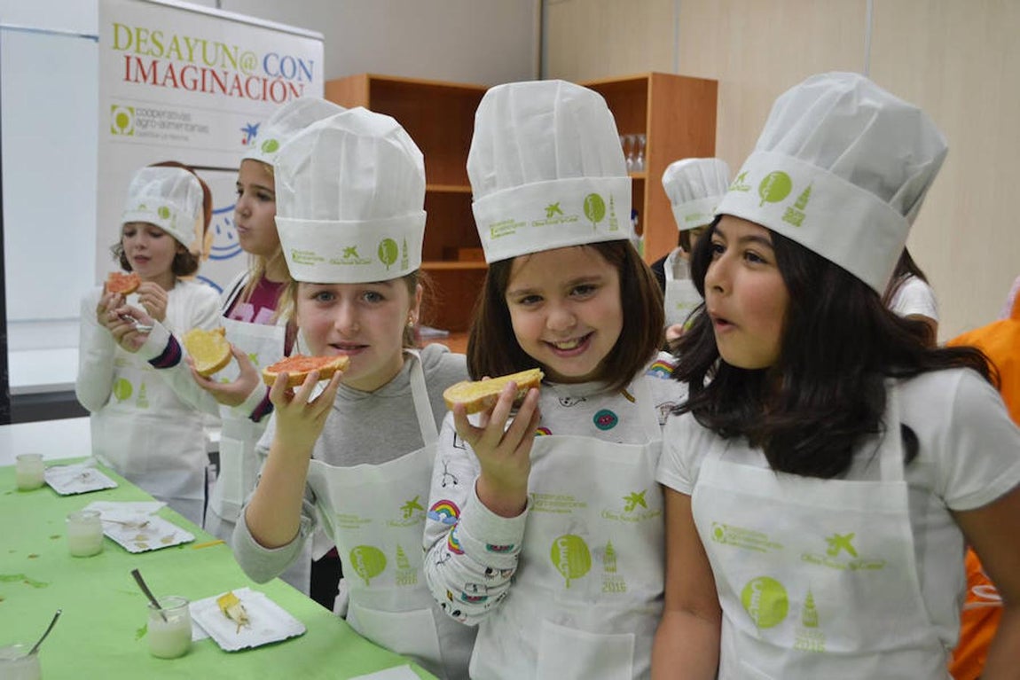 Más de 300 escolares de Castilla-La Mancha «Desayunan con Imaginación» en la Escuela de Hostelería de Toledo