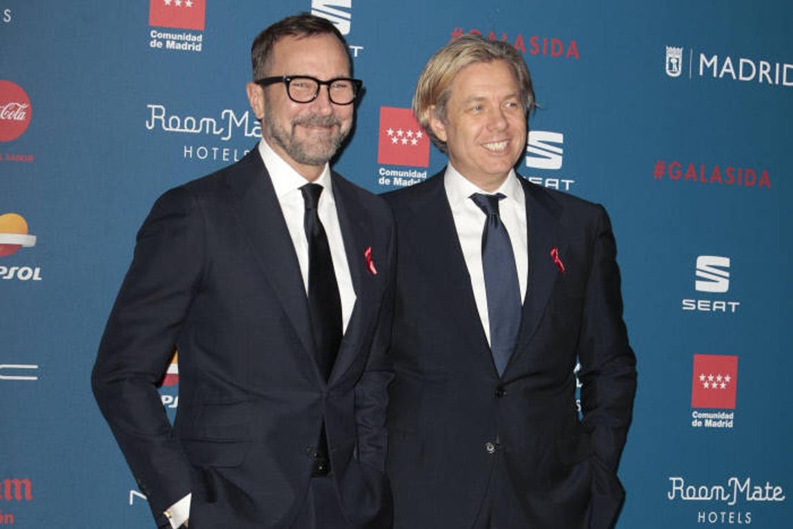 James Costos y Michael Smith. 