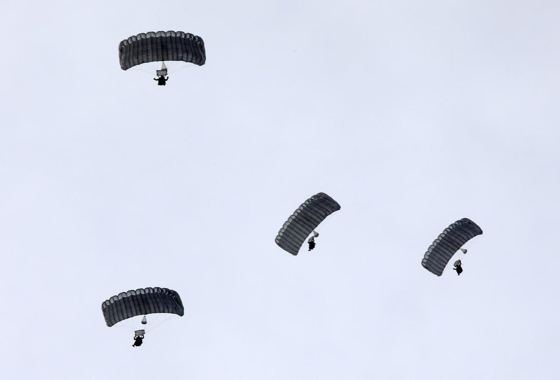 Maniobras antiterroristas con los nuevos helicópteros «Caimán». 