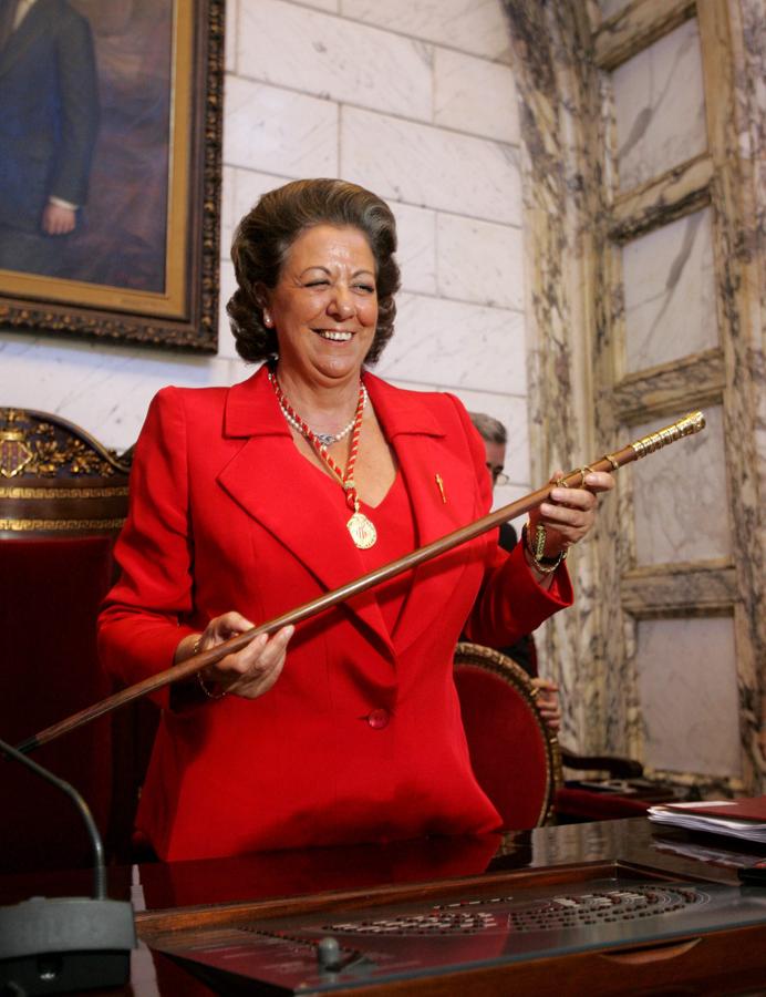 Rita Barberá, alcaldesa de Valencia después del pleno constitutivo celebrado en el Ayuntamiento