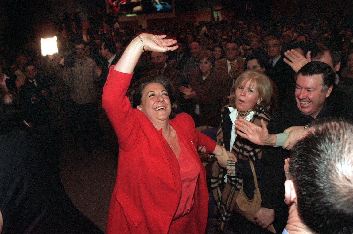 Rita Barberá bailando. 