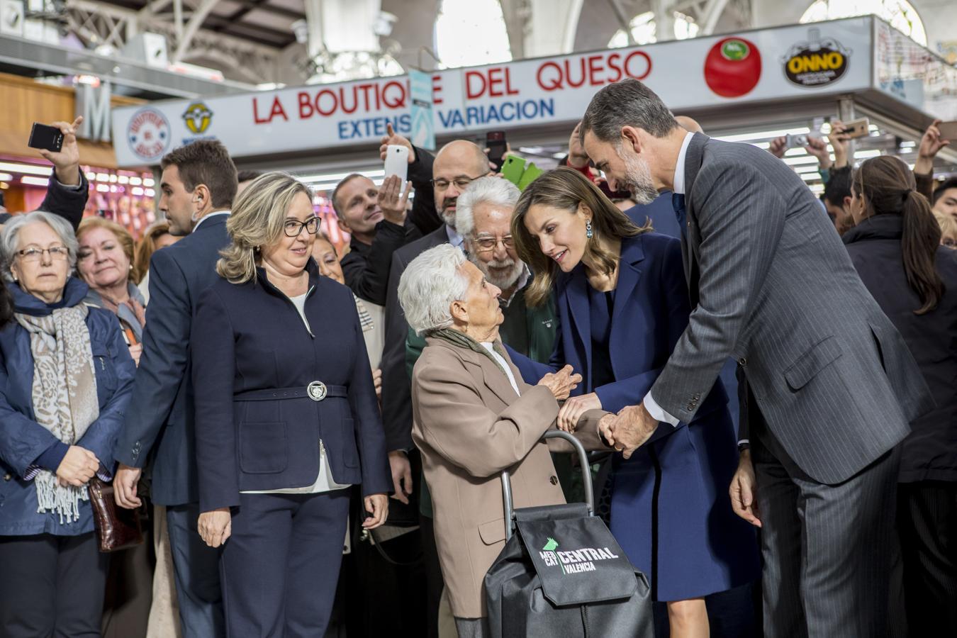 Los Reyes visitan el Mercado Central de Valencia 