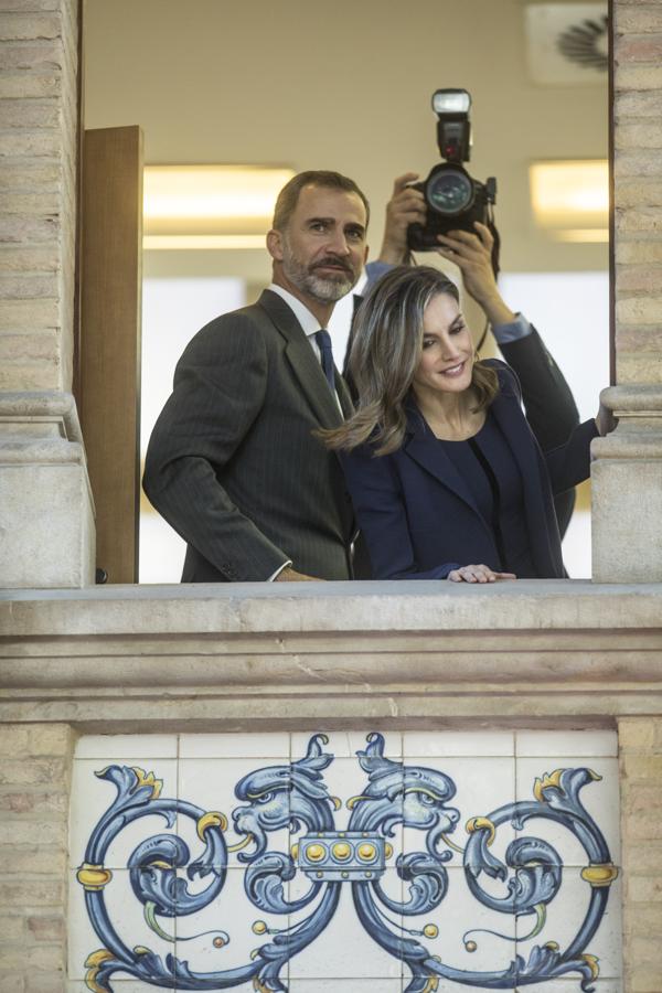 Los Reyes visitan el Mercado Central de Valencia. 