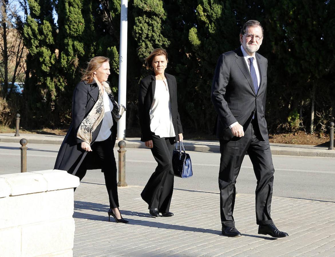 El presidente del Gobierno, Mariano Rajoy, junto a su mujer Elvira y María Dolores de Cospedal, ministra de Defensa, acuden al tanatorio donde se encuentra Rita Barberá. Efe