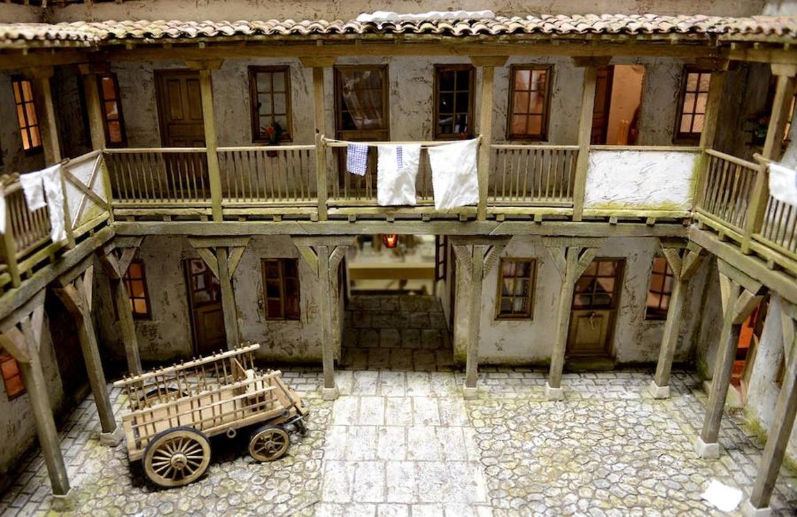 11. La posada madrileña, en un edificio muy característico de la capital